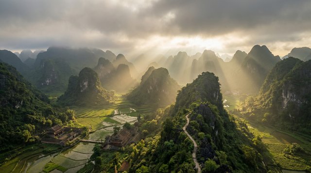 萝莉漫画云雾山峦自然风光视频演示